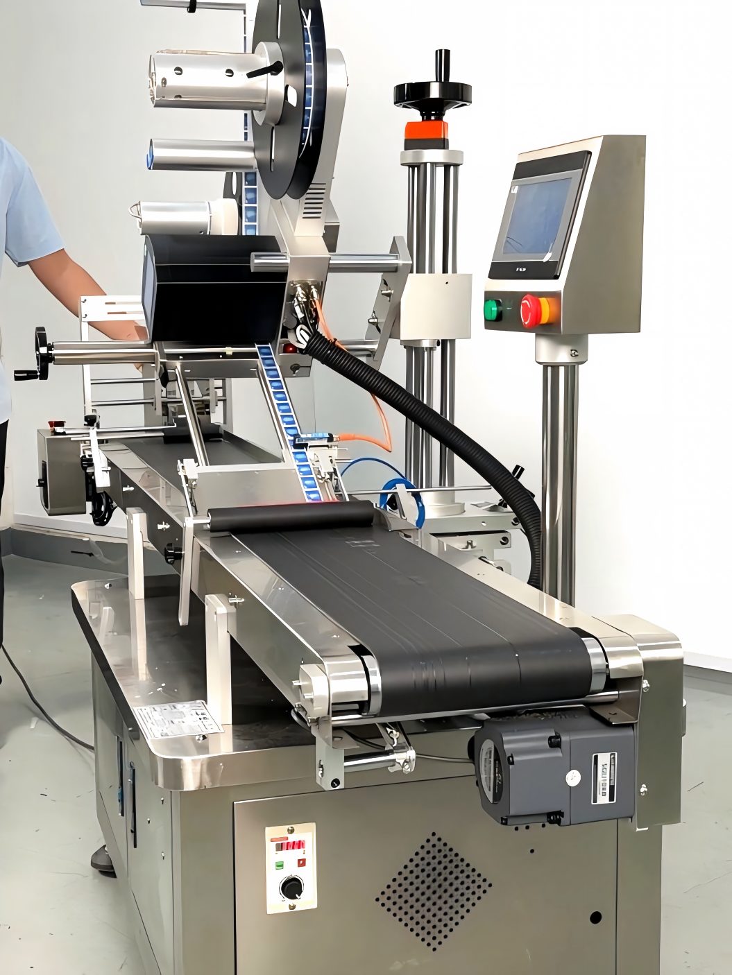 Garment Hang Tag Labeling Machine Case Study | YCT-31H Automatic Card Labeling Machine