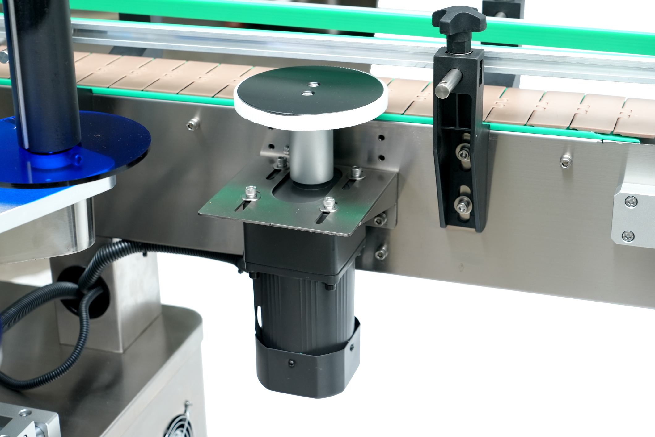 YCT-611 fully automatic positioning round bottle labeling machine
