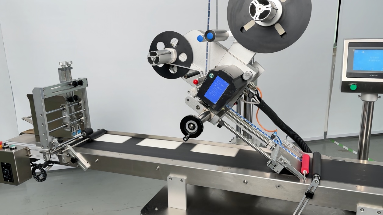 Garment Hang Tag Labeling Machine Case Study | YCT-31H Automatic Card Labeling Machine