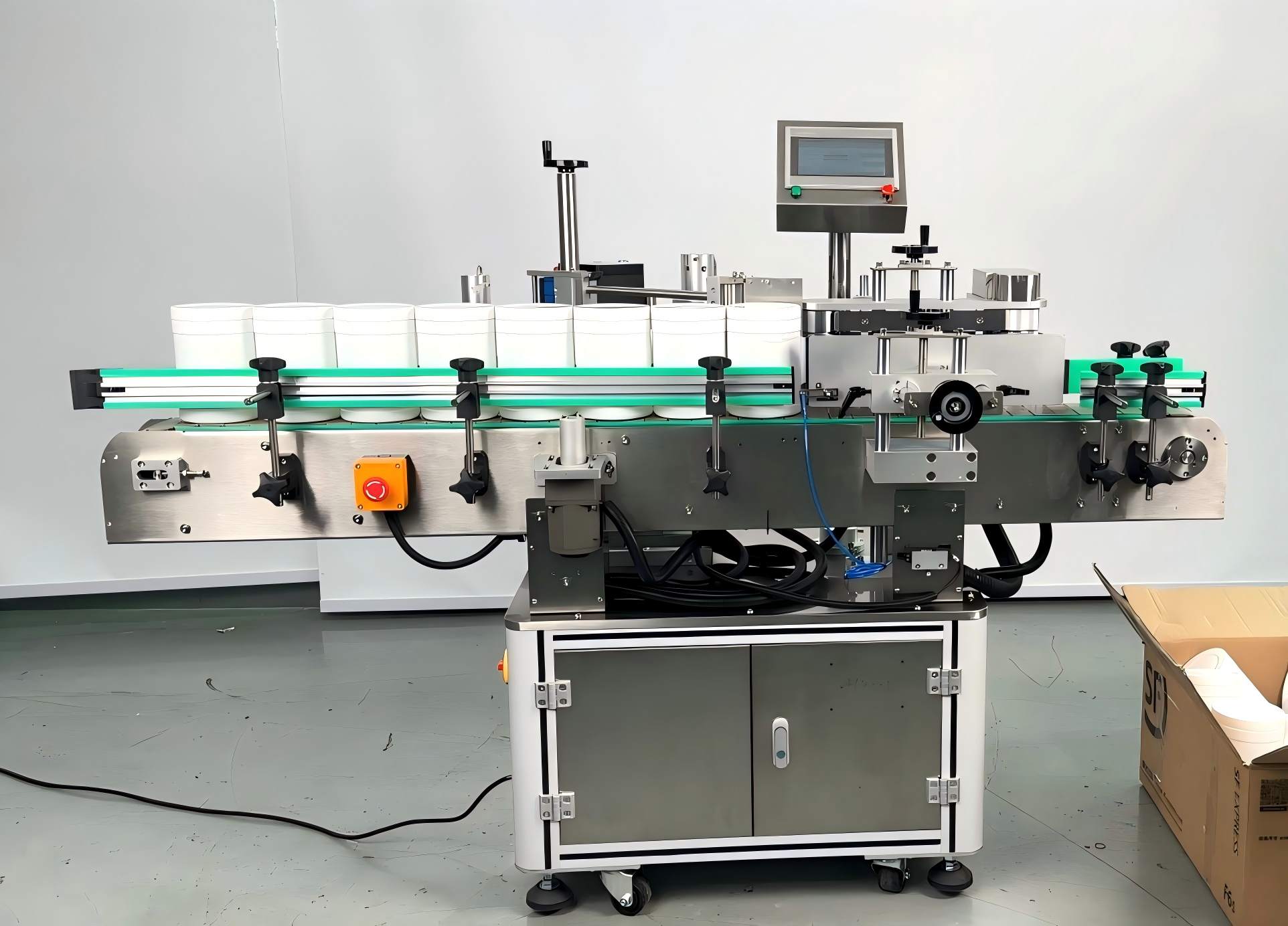 Salad Dressing Round Container Wrap-Around Labeling Case | YCT-60H by YCT Machinery