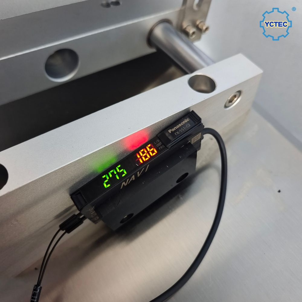 YCT-115 Automatic Card Labeling Machine for Thin Cards (14).jpg