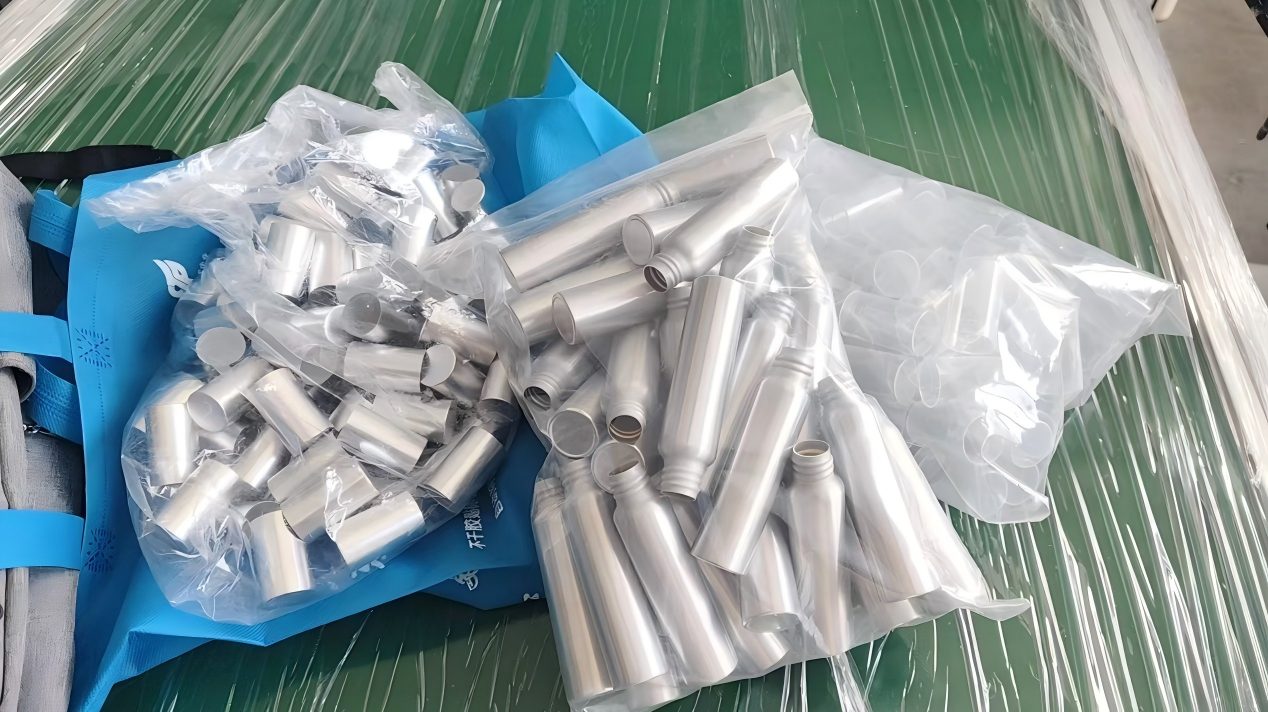 Horizontal Round Bottle Labeling Machine for Eyeglass Cleaner